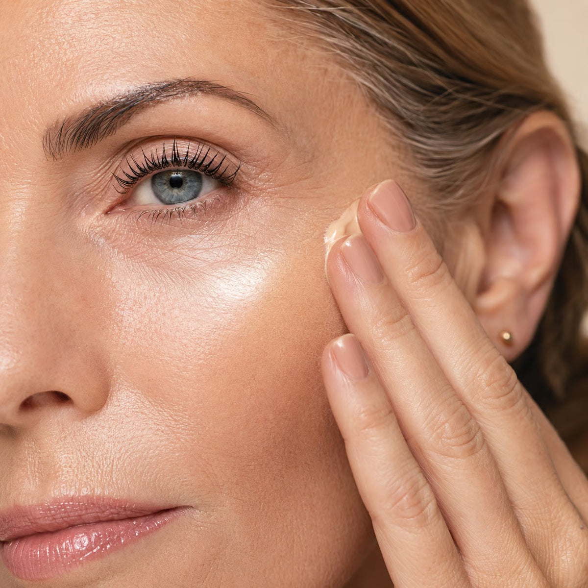Changing Foundation Stick – The stick that makes mature skin glow again